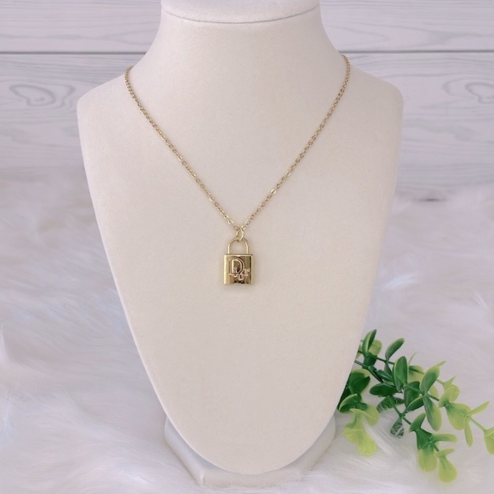 Luxury‎ Zipper Pull Charm